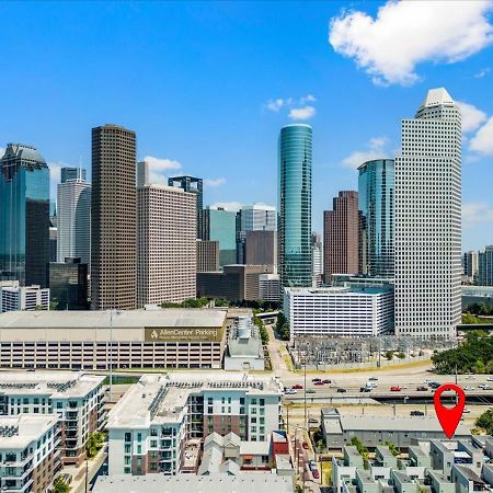 Luxe 3 Story Townhome With Downtown View Near Nrg Stadium Centrally Located Walkable To Popular Restaurants Хьюстон Экстерьер фото