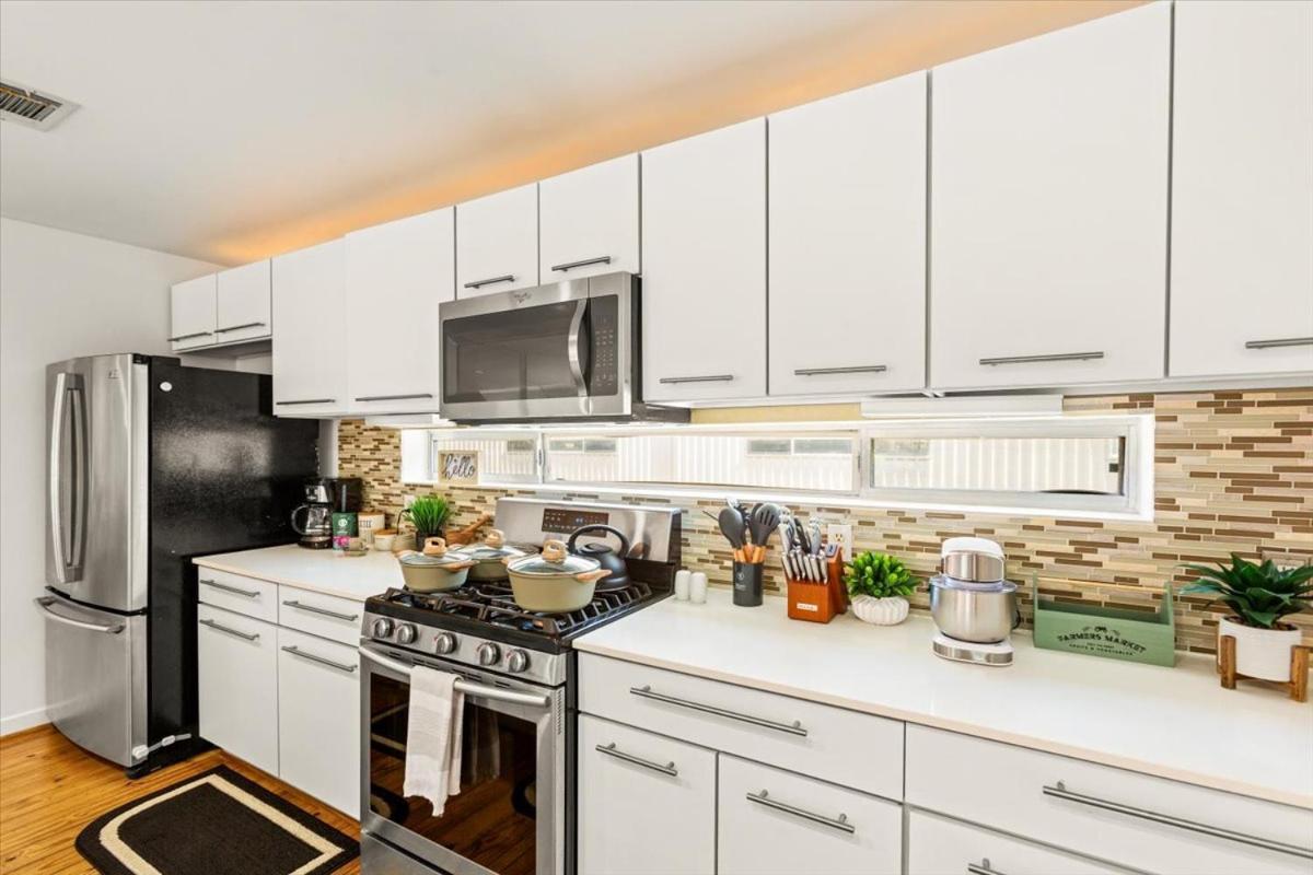 Luxe 3 Story Townhome With Downtown View Near Nrg Stadium Centrally Located Walkable To Popular Restaurants Хьюстон Экстерьер фото