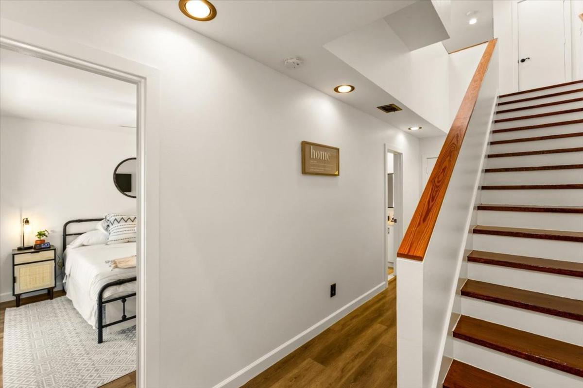 Luxe 3 Story Townhome With Downtown View Near Nrg Stadium Centrally Located Walkable To Popular Restaurants Хьюстон Экстерьер фото