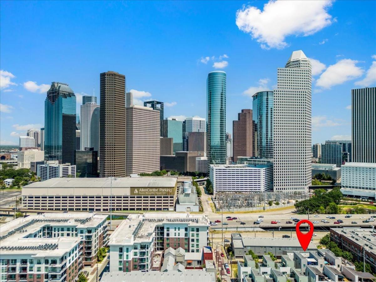 Luxe 3 Story Townhome With Downtown View Near Nrg Stadium Centrally Located Walkable To Popular Restaurants Хьюстон Экстерьер фото
